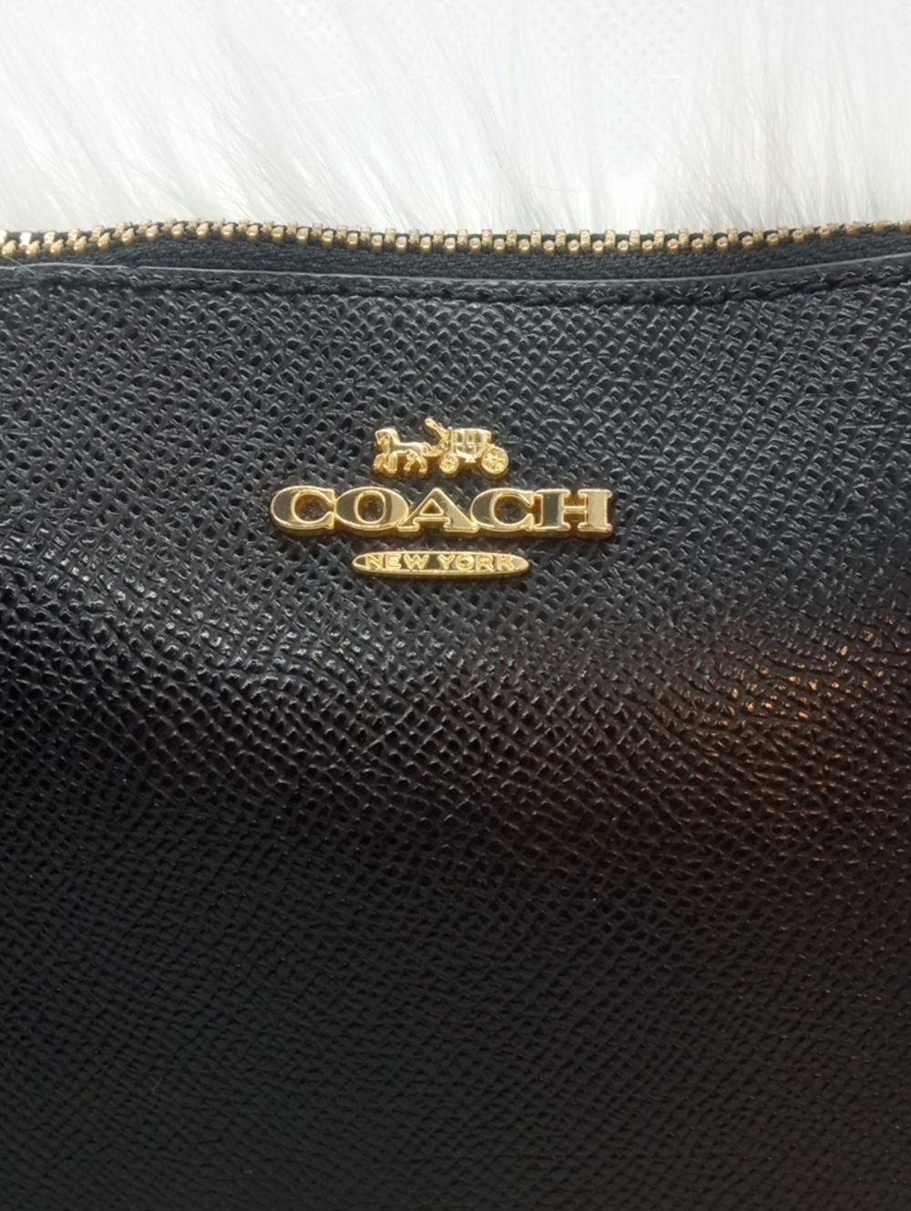 COACH LEATHER WRISTLET - Picture 5 of 7